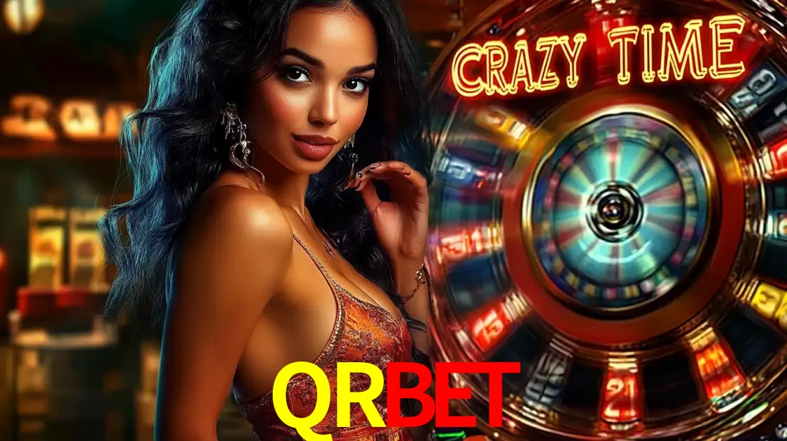 Mulher elegante ao lado da vibrante roda da fortuna do jogo de cassino ao vivo Crazy Time, um dos game shows mais populares e cheios de prêmios do QRBET.